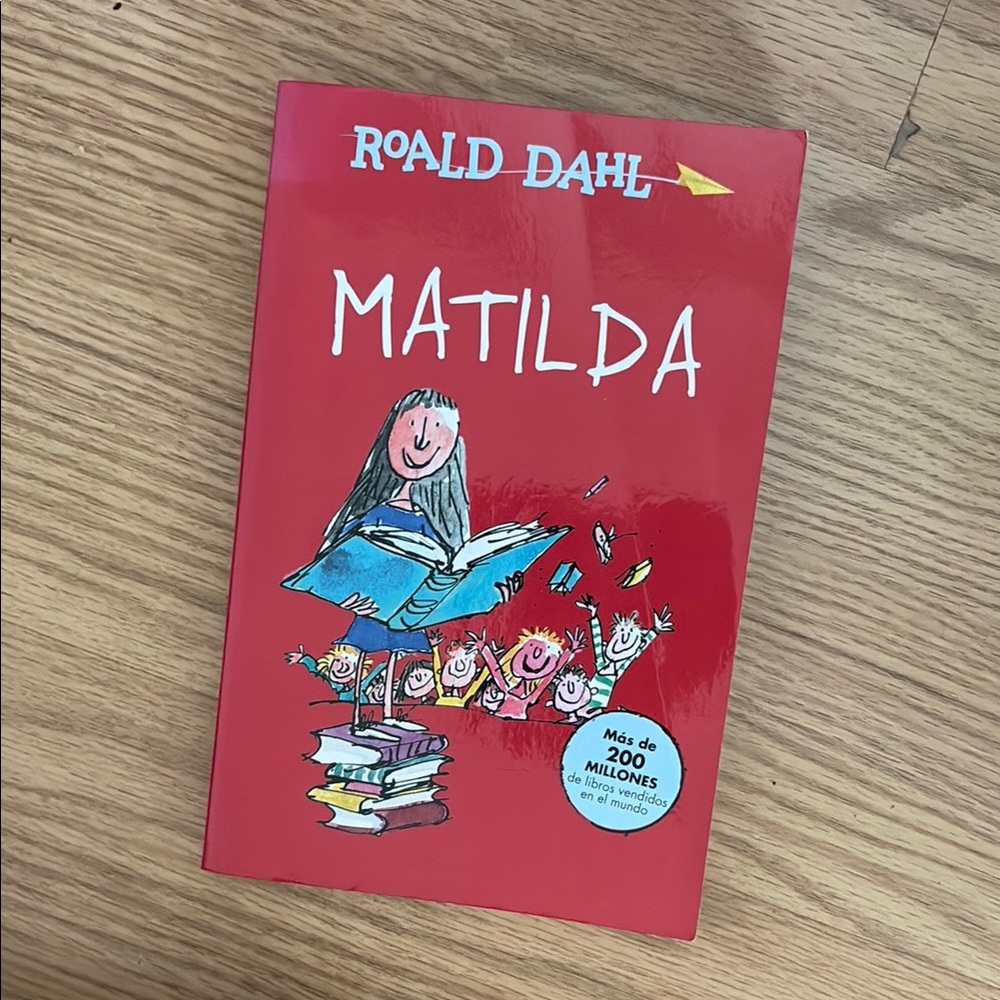 Matilda in Spanish by Ronald Dahl (LIKE NEW)